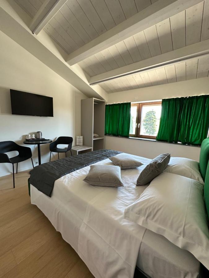 C House Rooms Lake Peschiera del Garda Exterior foto