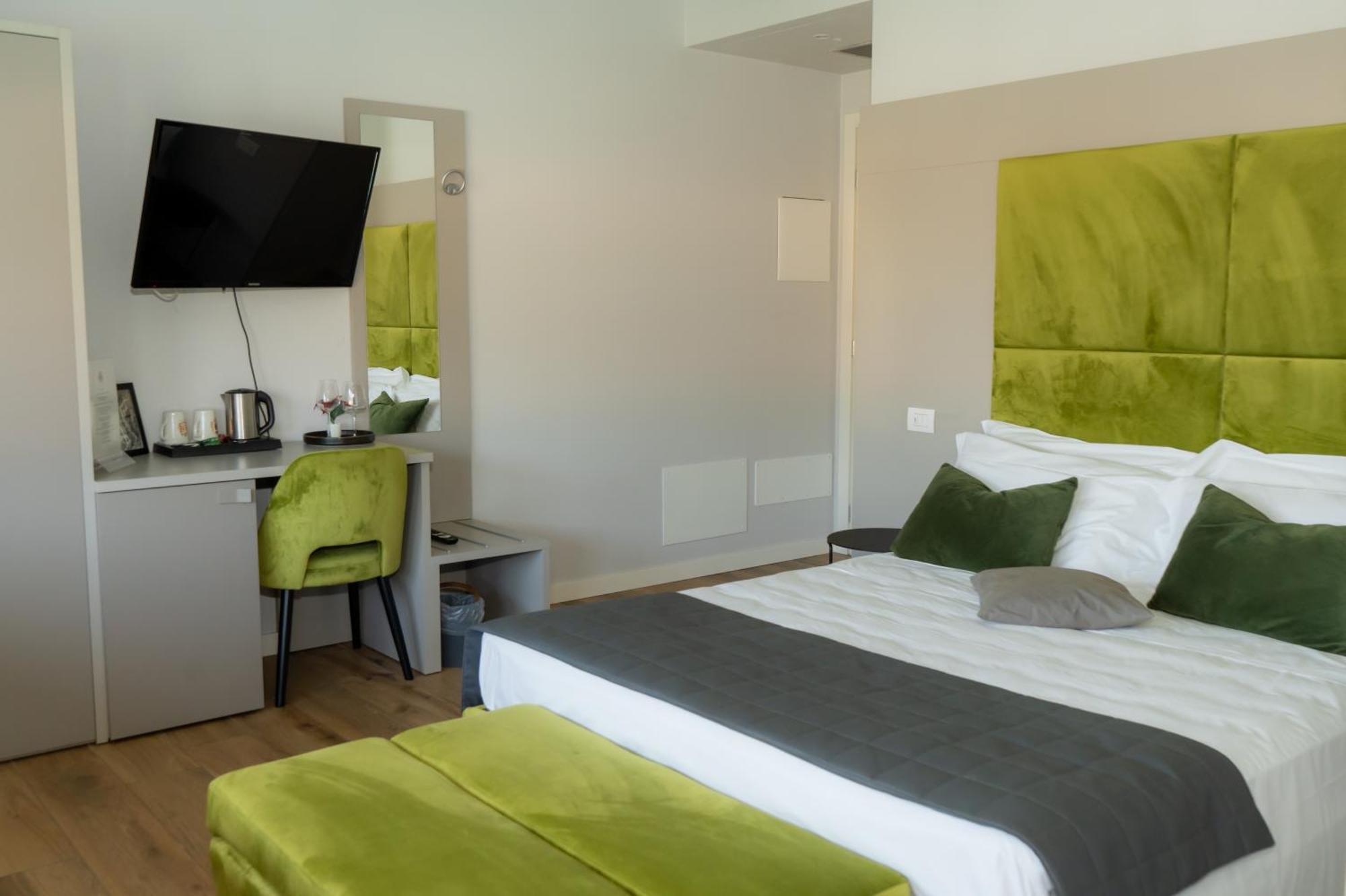 C House Rooms Lake Peschiera del Garda Exterior foto